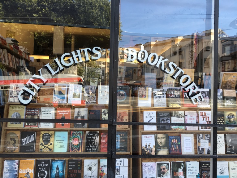 City Lights é endereço da vanguarda literária Foto Silvio Cioffi - V!VA 6